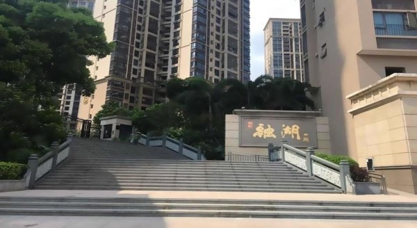 深圳·融湖中心城标识设计与标识制作安装服务